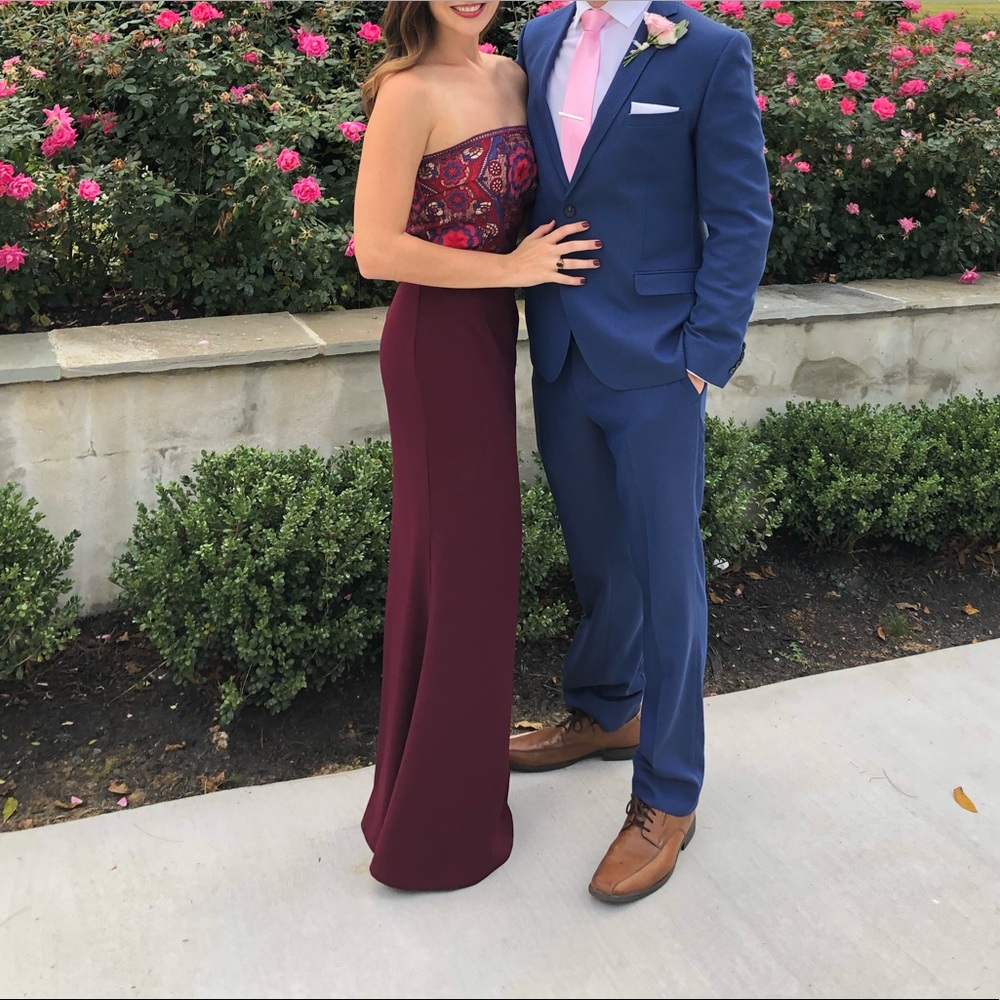 Strapless formal dress